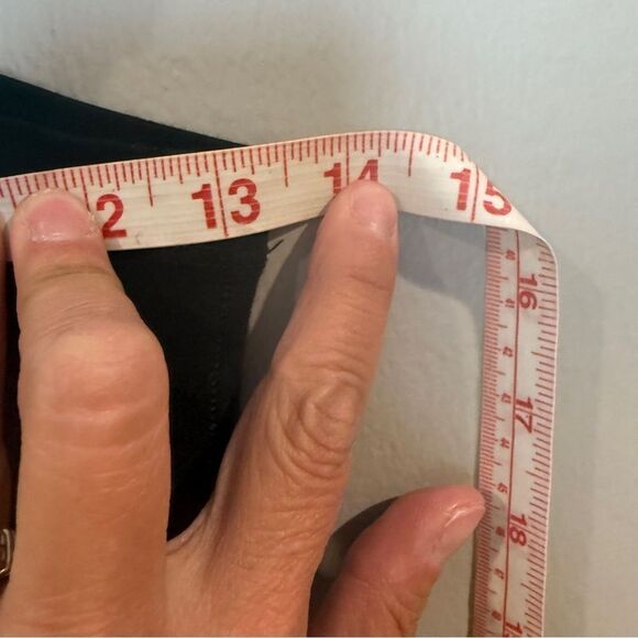 Black Ankle Cropped Pants - Picture 6 of 6